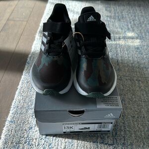 Adidas EQ21 run boys sneaker size 13K new in box